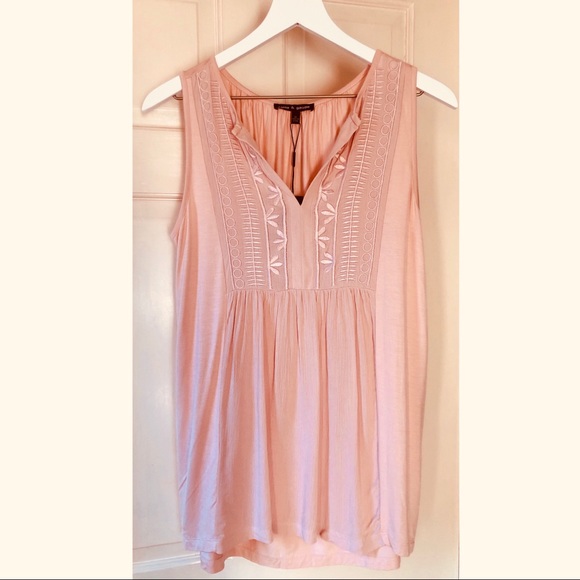 Cable & Gauge Tops - Cable And Gauge Embroidered Peach Flowy Top